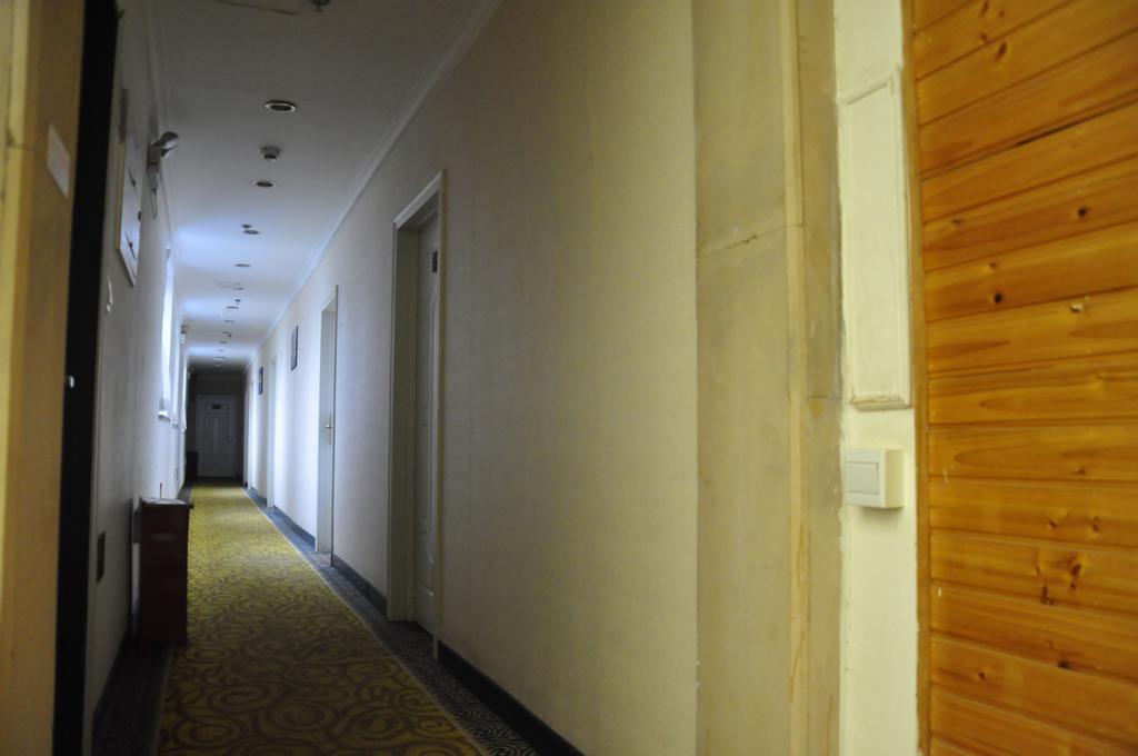 Super 8 Hotel Beijing Shijingshan Jiujiuyuan 外观 照片